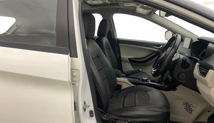 2023 Tata NEXON XZ PLUS PETROL SUNROOF, Petrol, Manual, 98,589 km, Right Side Front Door Cabin