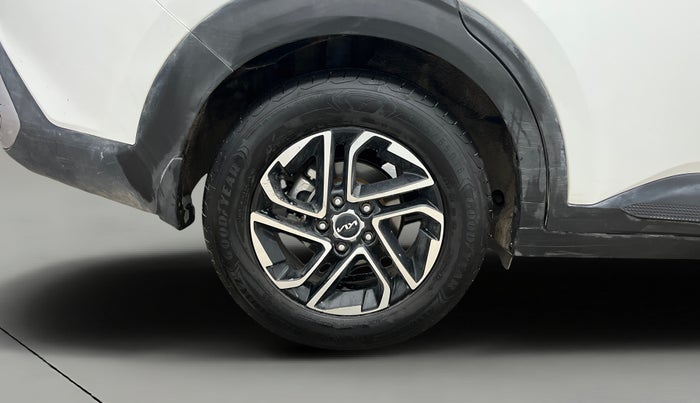 2023 KIA CARENS  PRESTIGE PLUS 1.5 TURBO PETROL DCT 7 STR, Petrol, Automatic, 1,09,018 km, Right Rear Wheel