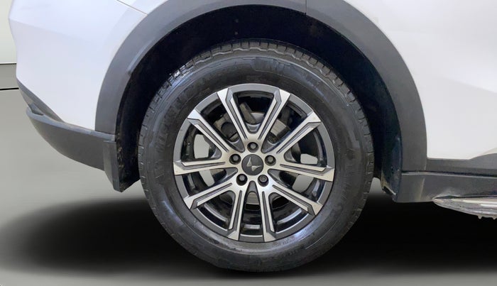 2023 Mahindra XUV700 AX 7 LUXURY D AWD AT 7 STR, Diesel, Automatic, 76,365 km, Right Rear Wheel