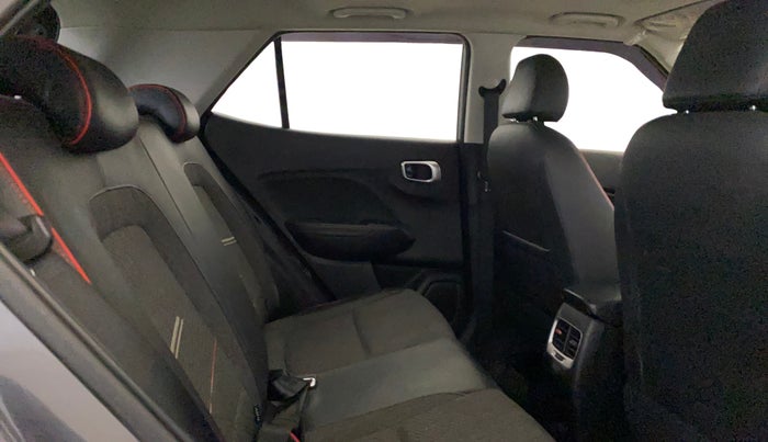 2021 Hyundai VENUE SX 1.0 TURBO IMT DUAL TONE SPORT, Petrol, Manual, 44,233 km, Right Side Rear Door Cabin