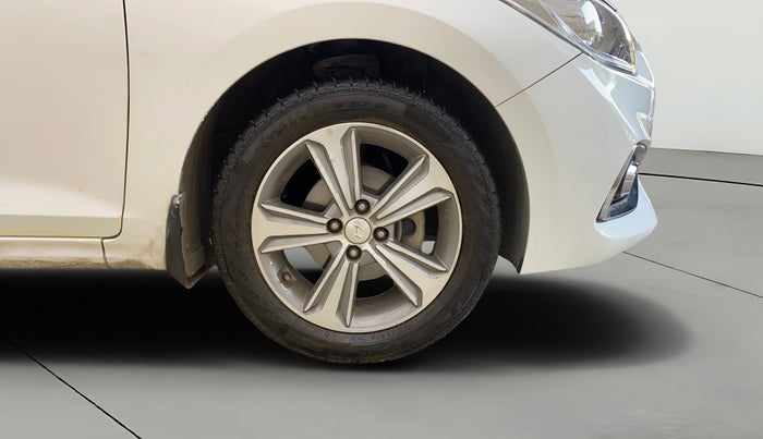 2017 Hyundai Verna 1.6 VTVT SX O, Petrol, Manual, 49,542 km, Right Front Wheel