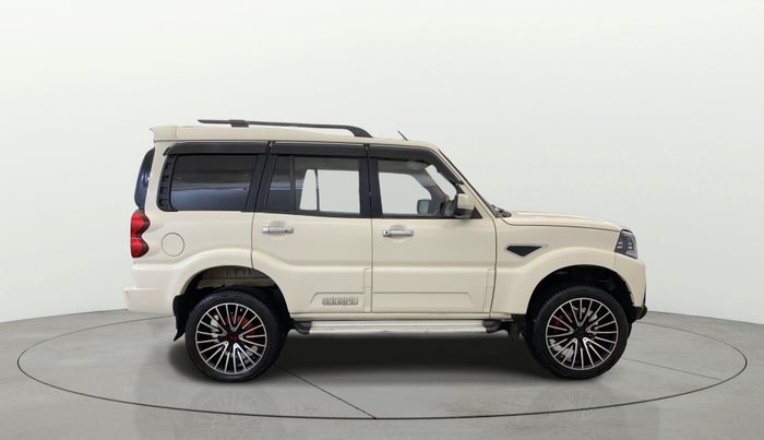 2022 Mahindra Scorpio S5, Diesel, Manual, 66,339 km, Right Side View