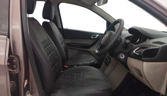 2018 Tata Tiago XZ PETROL, Petrol, Manual, 1,02,630 km, Right Side Front Door Cabin