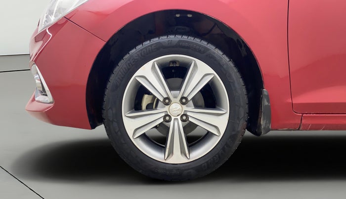 2017 Hyundai Verna 1.6 VTVT SX O, Petrol, Manual, 74,309 km, Left Front Wheel