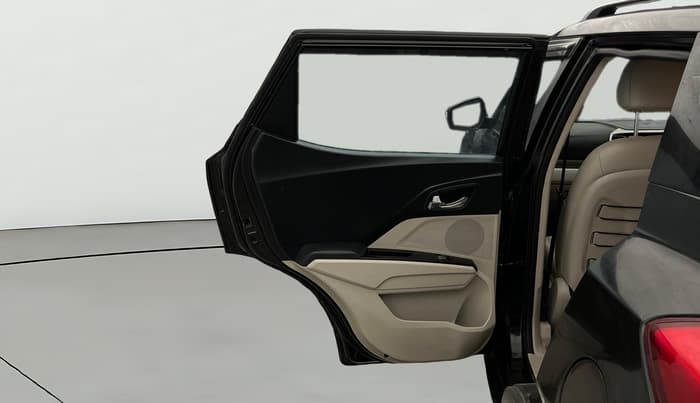2019 Mahindra XUV300 W8 (O) 1.2 PETROL, Petrol, Manual, 54,222 km, LHS Rear Door