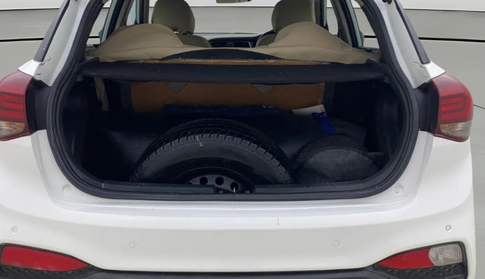 2019 Hyundai Elite i20 MAGNA PLUS 1.2, CNG, Manual, 95,276 km, Boot Open Zoomed View