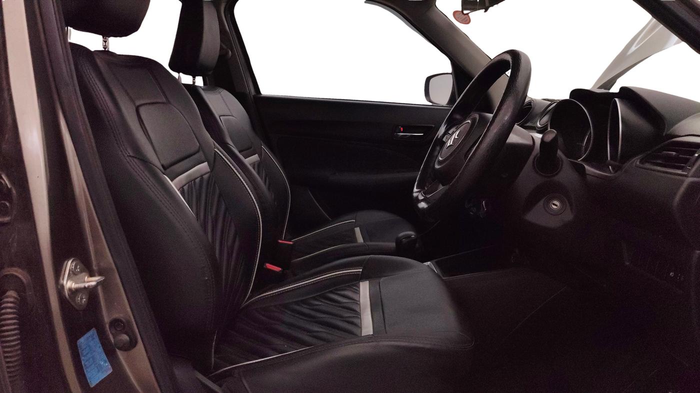 2018 Maruti Swift VXI AMT, Petrol, Automatic, 45,442 km, Right Side Front Door Cabin