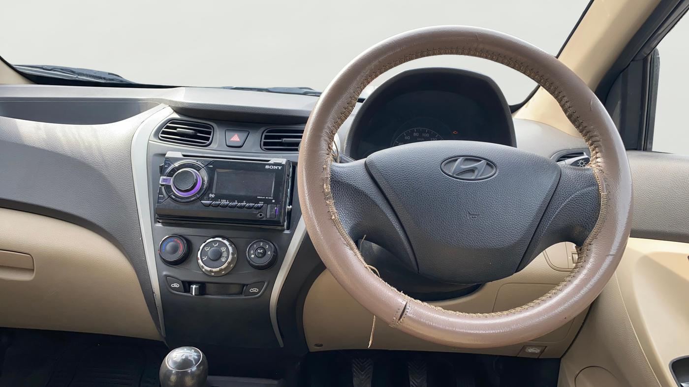 2017 Hyundai Eon ERA +, Petrol, Manual, 67,855 km, Steering Wheel Close Up