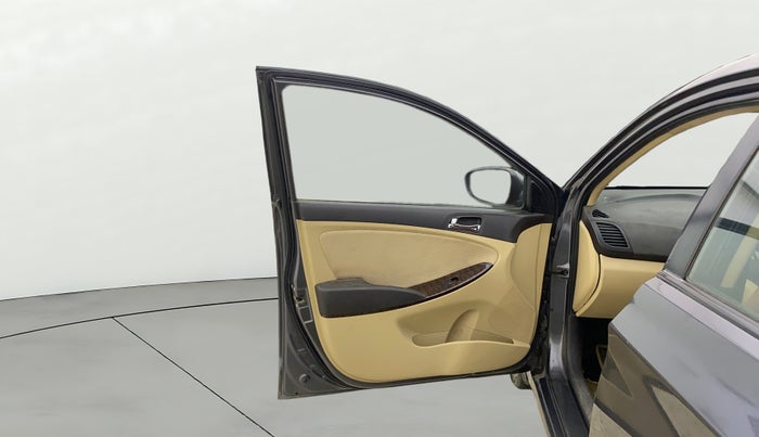 2013 Hyundai Verna FLUIDIC 1.6 VTVT SX, Petrol, Manual, 55,937 km, LHS Front Door