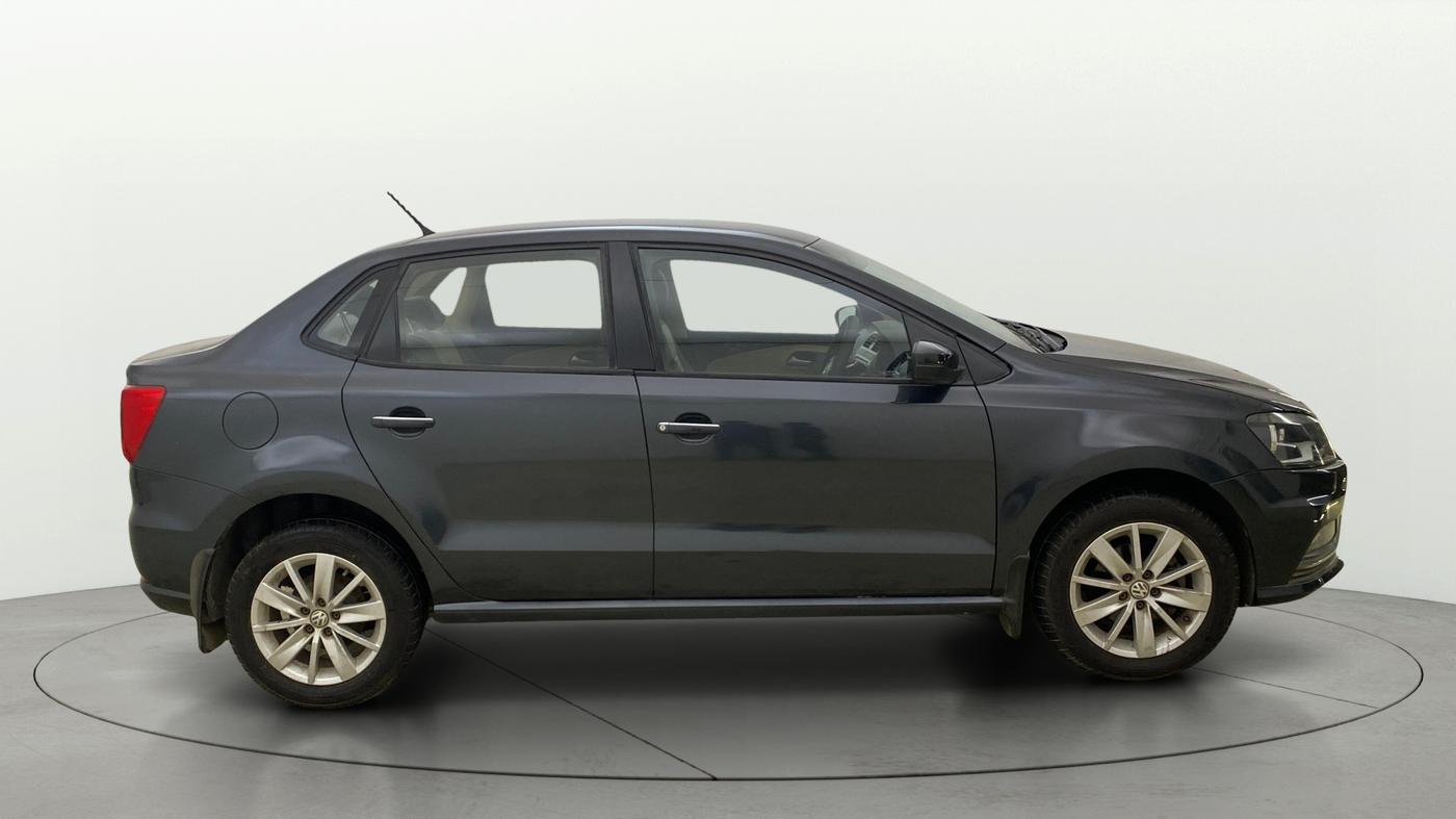 2016 Volkswagen Ameo HIGHLINE1.2L, Petrol, Manual, 31,500 km, Right Side View