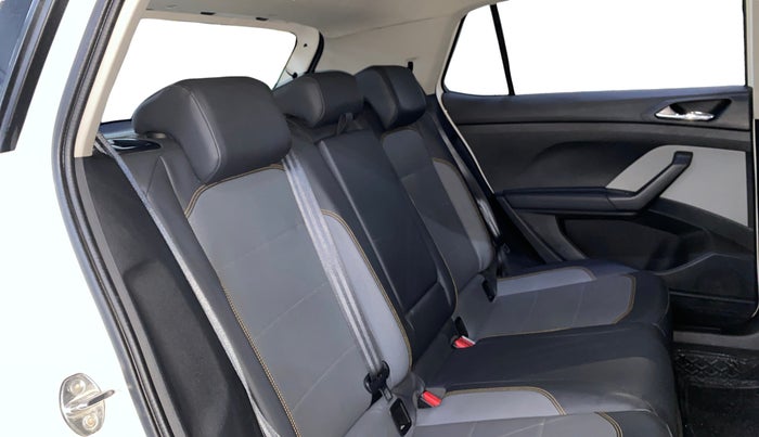 2022 Skoda KUSHAQ STYLE 1.0L TSI MT, Petrol, Manual, 33,844 km, Right Side Rear Door Cabin