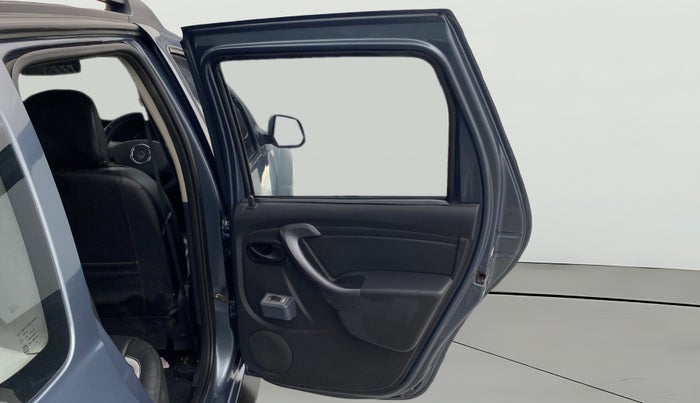 2014 Renault Duster RXE PETROL, Petrol, Manual, 43,030 km, RHS Rear Door