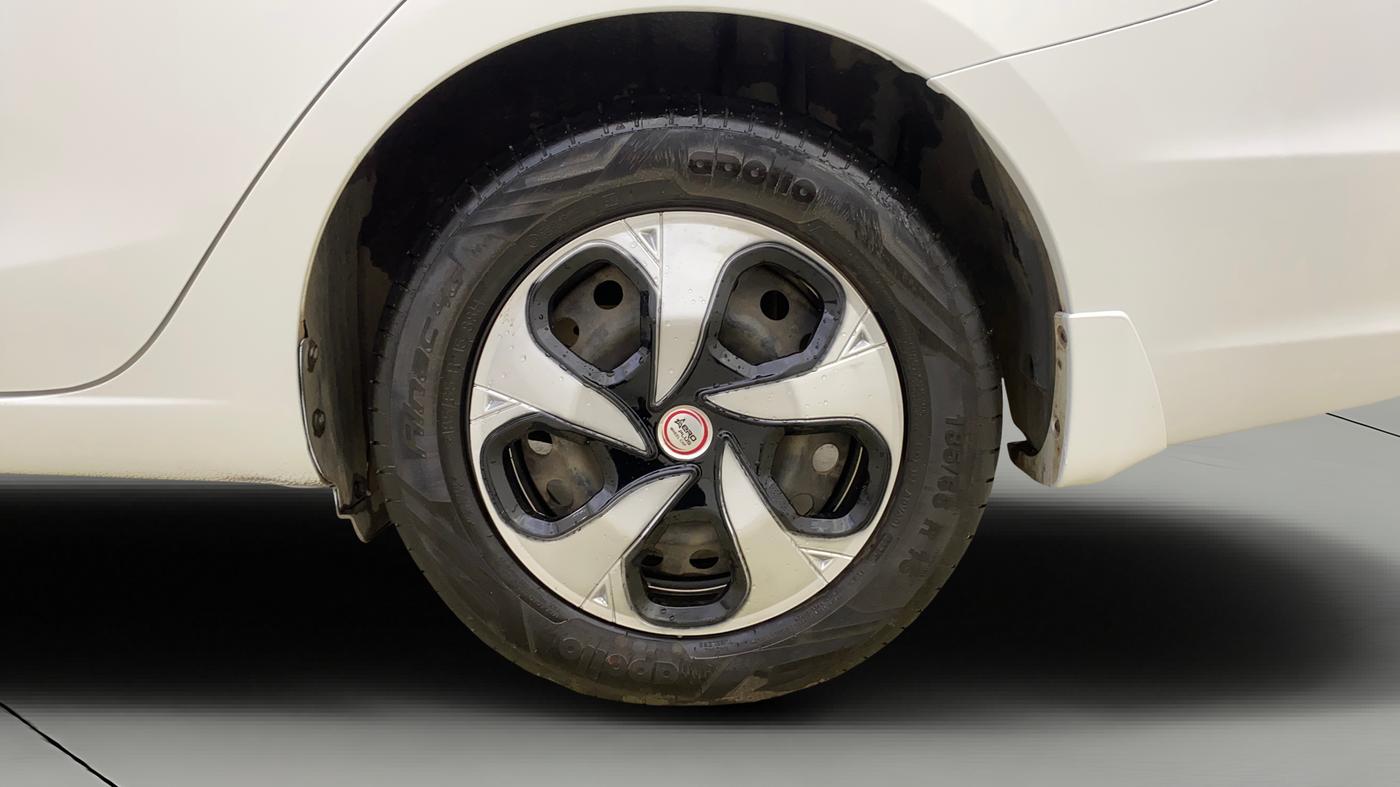 2014 Maruti Ciaz VXI, CNG, Manual, 55,405 km, Left Rear Wheel