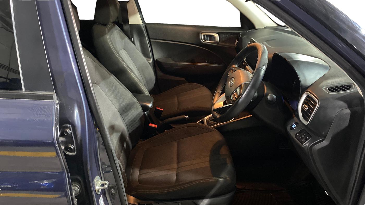 2019 Hyundai VENUE SX PLUS 1.0 TURBO DCT, Petrol, Automatic, 81,692 km, Right Side Front Door Cabin