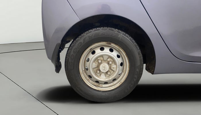 2016 Hyundai Eon ERA +, Petrol, Manual, 69,592 km, Right Rear Wheel