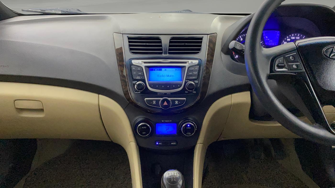 2014 Hyundai Verna FLUIDIC 1.6 VTVT SX, CNG, Manual, 60,800 km, Air Conditioner