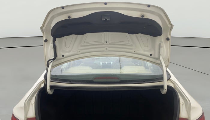 2016 Hyundai Verna 1.6 VTVT SX, Petrol, Manual, 82,845 km, Boot Door Open