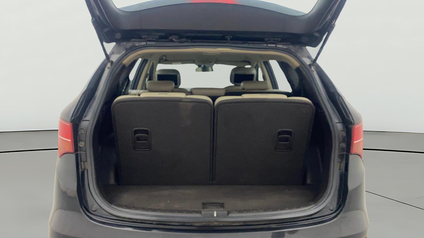 2015 Hyundai Santa Fe 4 WD AT, Diesel, Automatic, 67,536 km, Boot Open Zoomed View