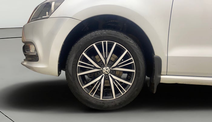 2017 Volkswagen Polo HIGHLINE1.2L, Petrol, Manual, 53,792 km, Left Front Wheel