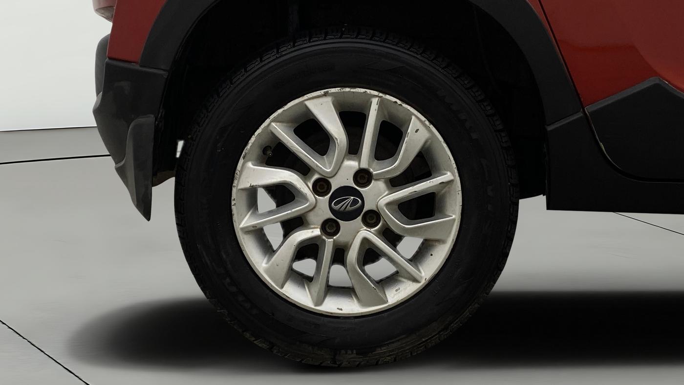 2016 Mahindra Kuv100 K8 D 6 STR, Diesel, Manual, 1,19,101 km, Right Rear Wheel