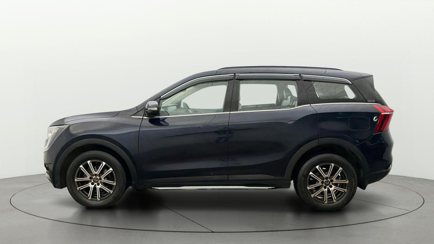 2022 Mahindra XUV700 AX 7 P AT 7 STR, Petrol, Automatic, 63,285 km, Left Side