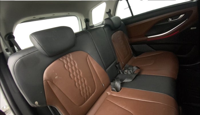 2022 Hyundai ALCAZAR PLATINUM 2.0 MT 7STR, Petrol, Manual, 30,173 km, Right Side Rear Door Cabin