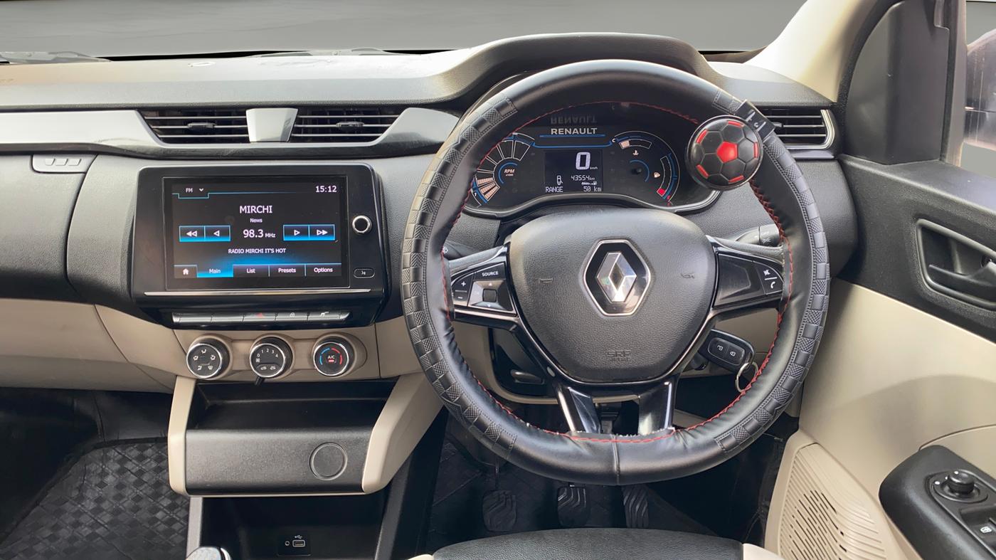 2023 Renault TRIBER RXT, Petrol, Manual, 43,511 km, Steering Wheel Close Up