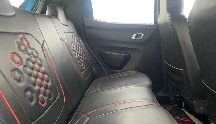 2020 Renault Kwid RXT 1.0 (O), Petrol, Manual, 13,822 km, Right Side Rear Door Cabin