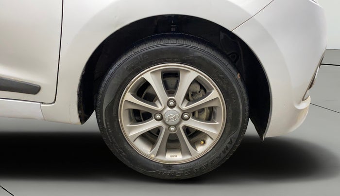 2016 Hyundai Grand i10 ASTA (O) 1.2 KAPPA VTVT, Petrol, Manual, 28,183 km, Right Front Wheel