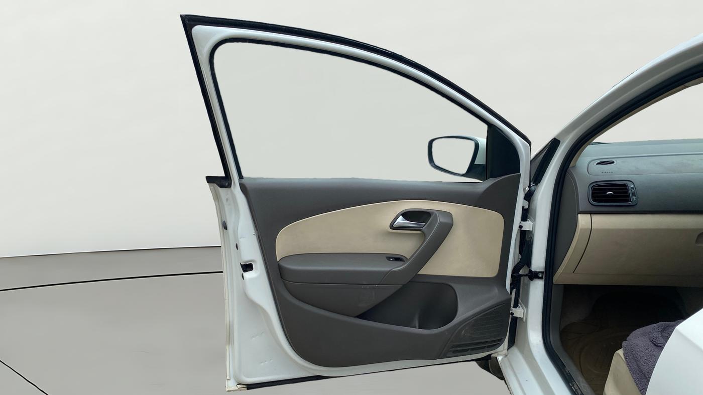 2014 Volkswagen Vento COMFORTLINE TSI AT PETROL, Petrol, Automatic, 36,400 km, LHS Front Door