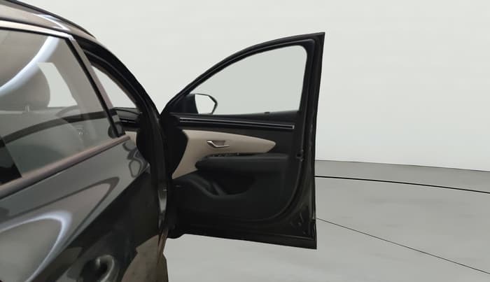 2024 Hyundai Tucson SIGNATURE 2.0 AT PETROL, Petrol, Automatic, 31,495 km, RHS Front Door