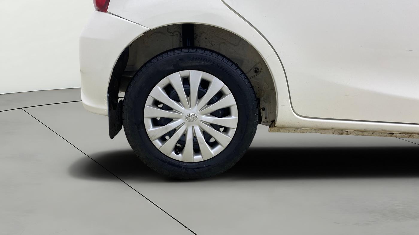 2019 Toyota Etios Liva V, CNG, Manual, 88,857 km, Right Rear Wheel