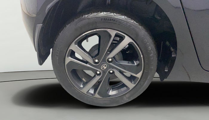 2022 Tata ALTROZ XZ PLUS DIESEL DARK EDITION, Diesel, Manual, 39,371 km, Right Rear Wheel