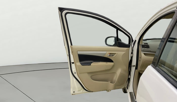 2015 Maruti Ertiga VXI, CNG, Manual, 77,466 km, LHS Front Door