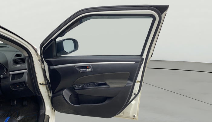 2013 Maruti Swift VXI, Petrol, Manual, 74,583 km, RHS Front Door