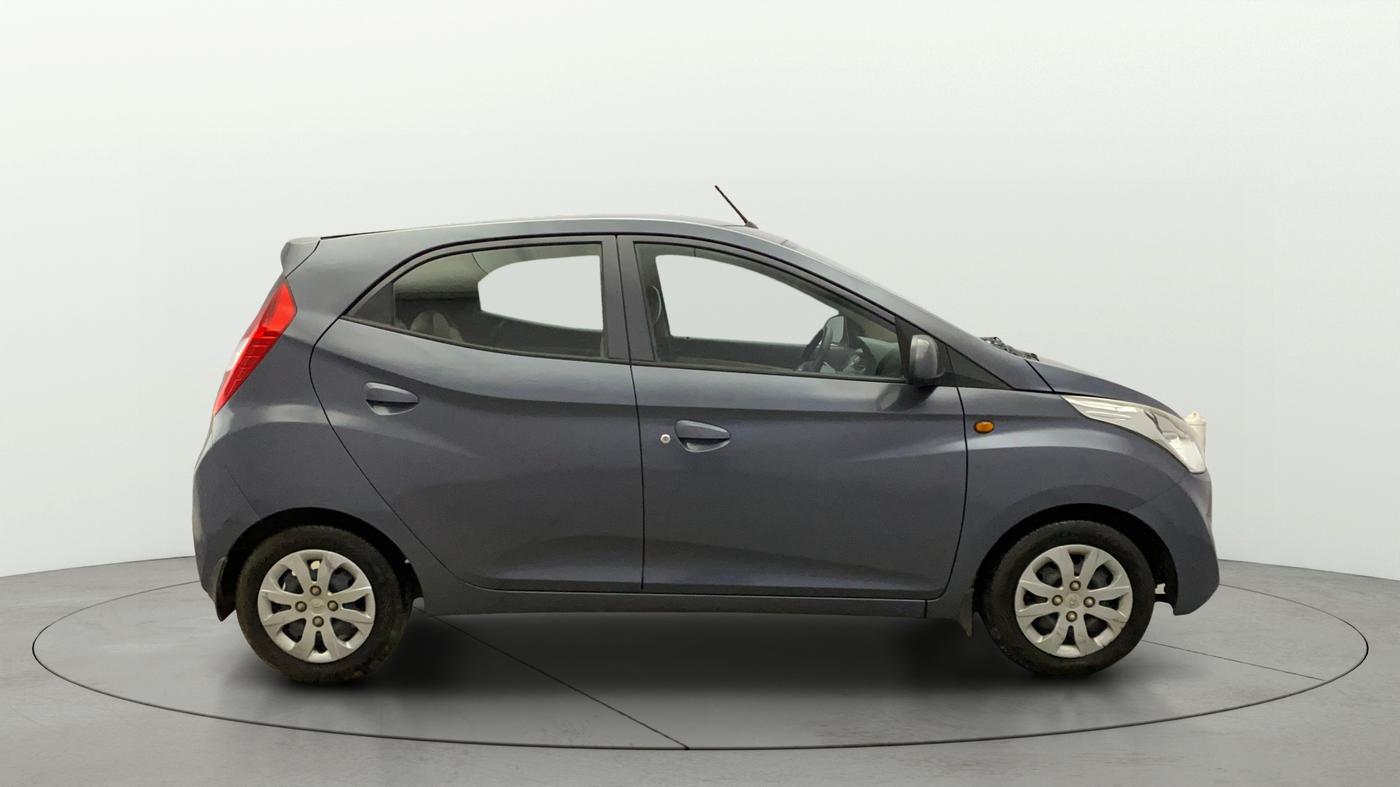 2017 Hyundai Eon 1.0 MAGNA + (O), Petrol, Manual, 69,742 km, Right Side View