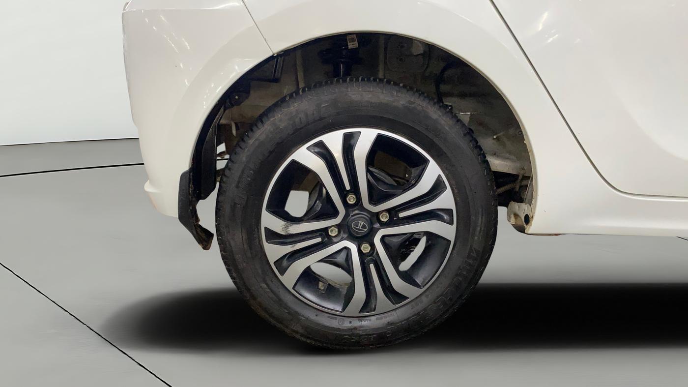 2024 Tata Tiago XT (O) PETROL, Petrol, Manual, 12,386 km, Right Rear Wheel
