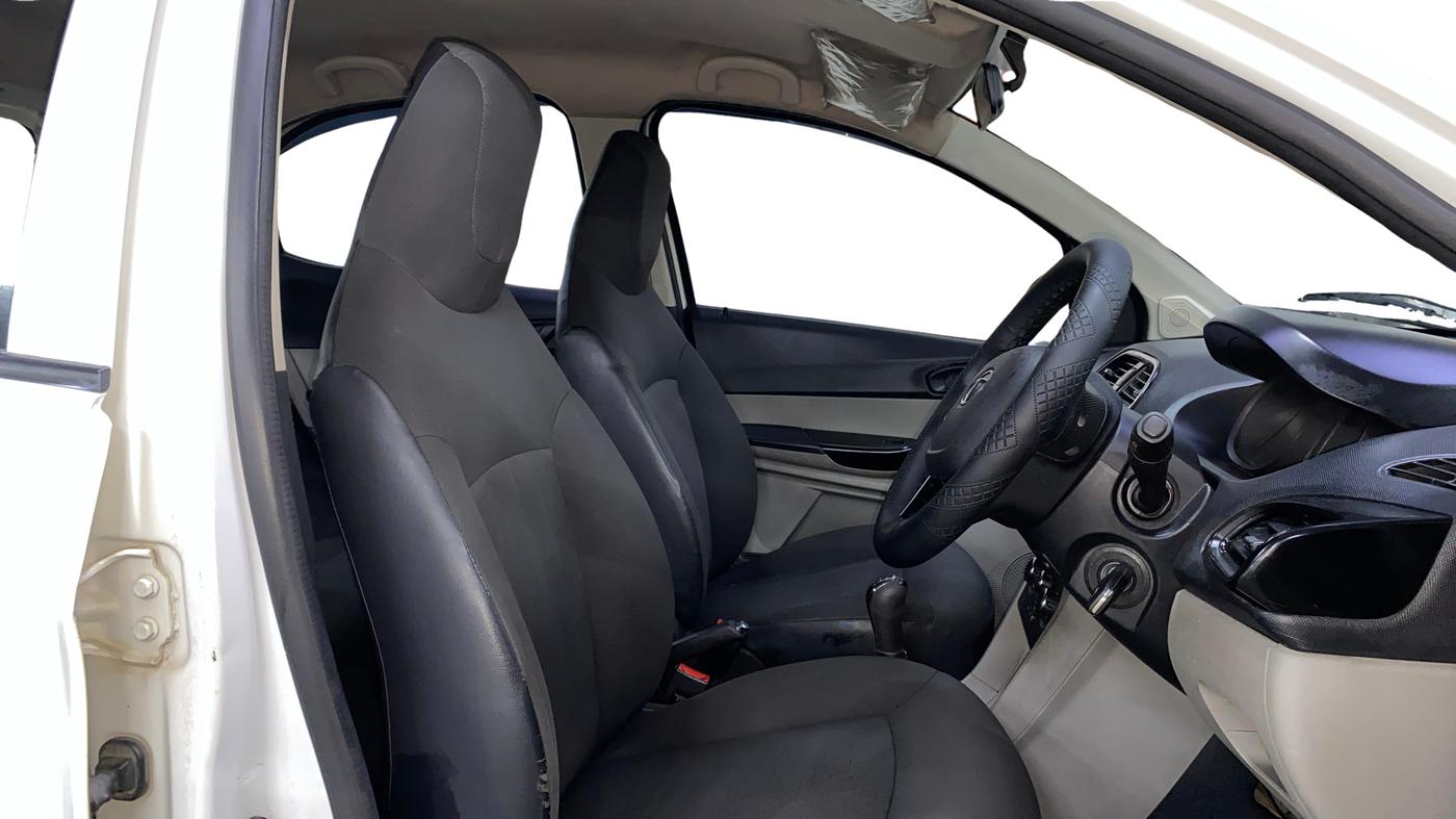 2018 Tata Tiago XT PETROL, Petrol, Manual, 75,925 km, Right Side Front Door Cabin