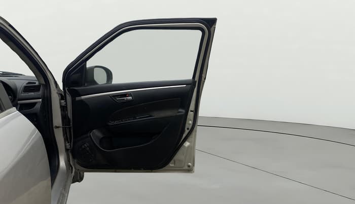 2013 Maruti Swift ZDI, Diesel, Manual, 94,083 km, RHS Front Door