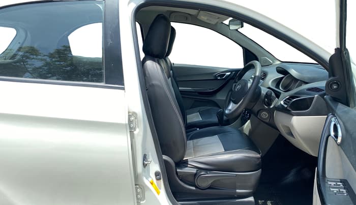 2017 Tata Tiago XZA PETROL, Petrol, Automatic, 55,923 km, Right Side Front Door Cabin