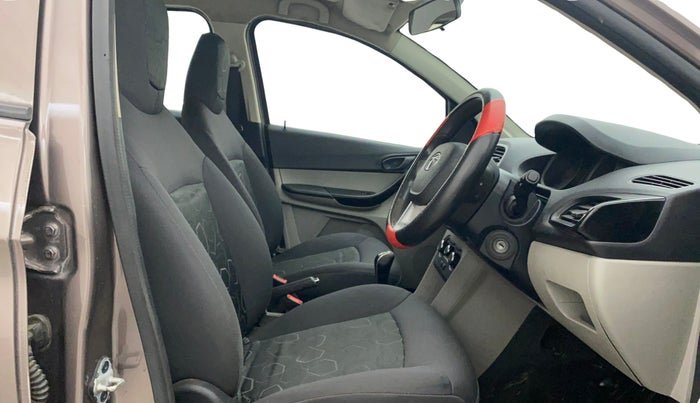 2016 Tata Tiago XT PETROL, Petrol, Manual, 82,868 km, Right Side Front Door Cabin