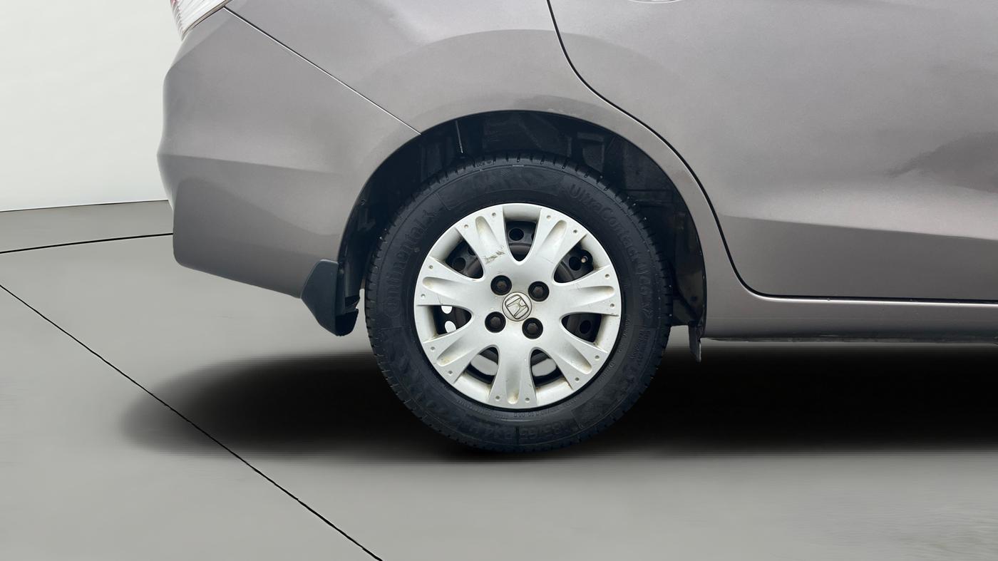 2013 Honda Amaze 1.2L I-VTEC S, Petrol, Manual, 1,00,826 km, Right Rear Wheel