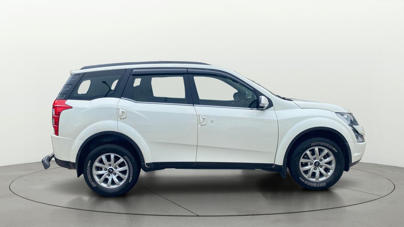 2015 Mahindra XUV500 W10, Diesel, Manual, 77,864 km, Right Side View