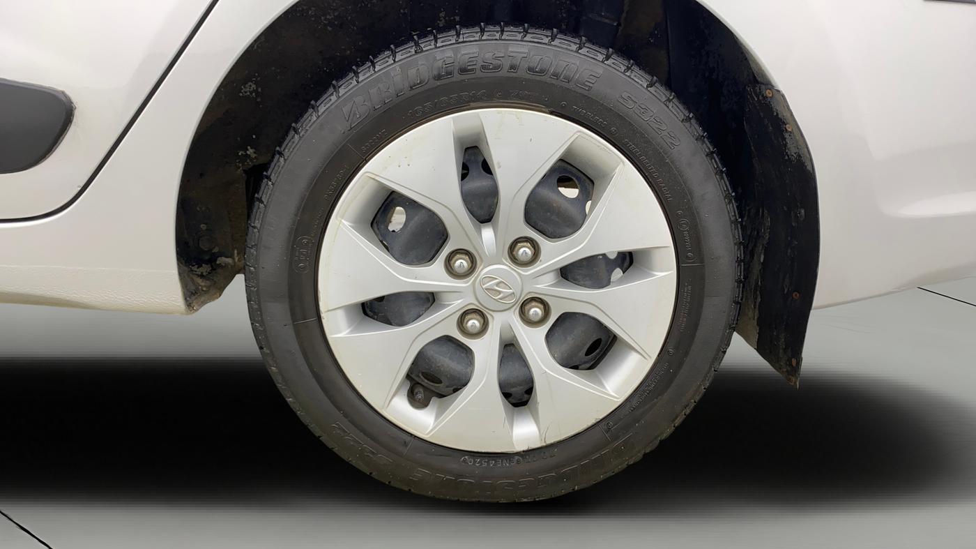2016 Hyundai Xcent S AT 1.2, Petrol, Automatic, 65,303 km, Left Rear Wheel