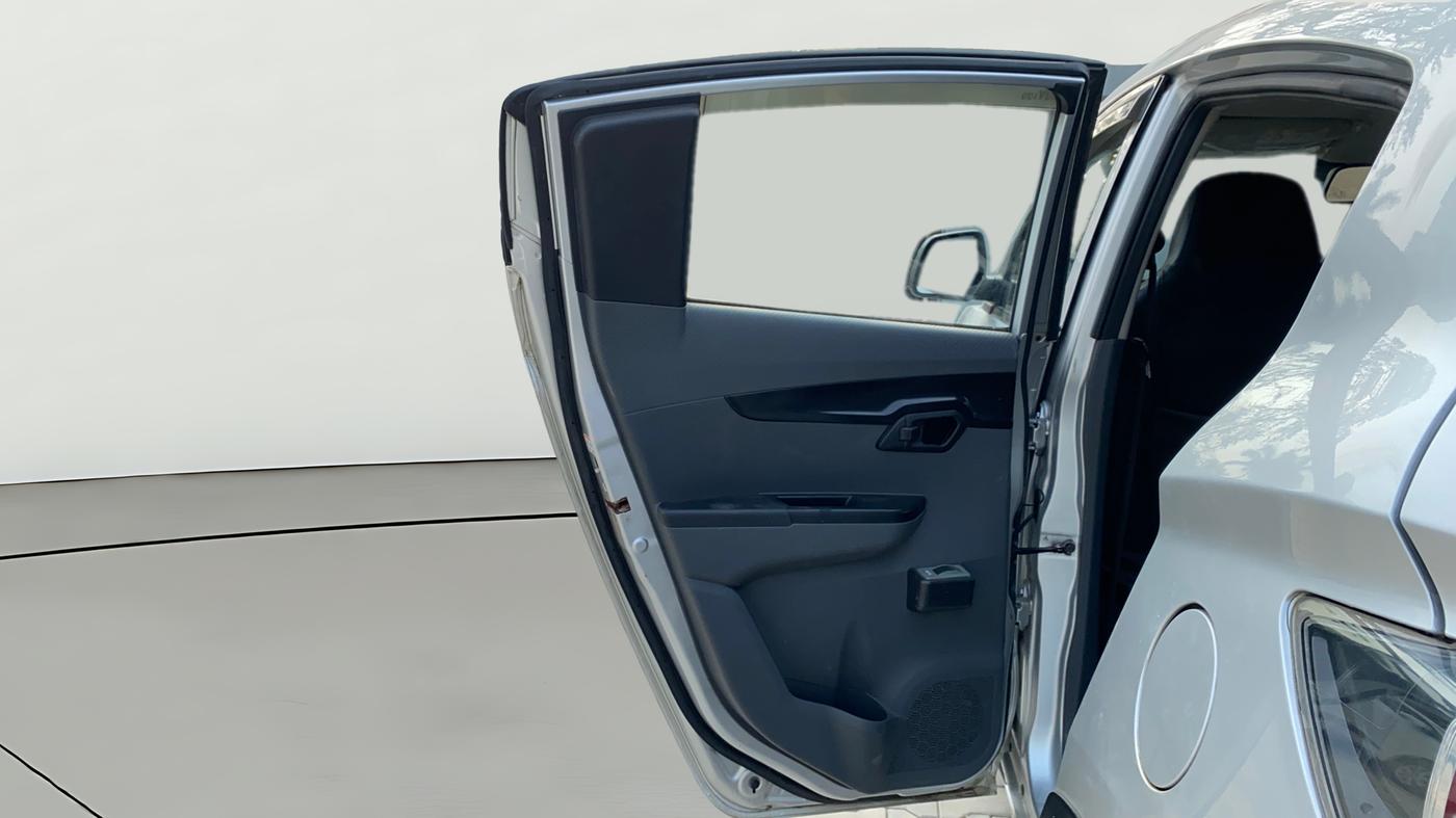 2020 Mahindra KUV 100 NXT K2+ P 6 STR, Petrol, Manual, 77,172 km, LHS Rear Door