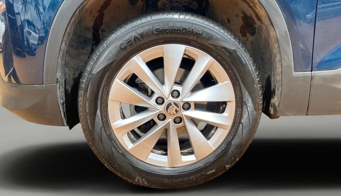 2025 Skoda Kylaq Signature, Petrol, Manual, 10,030 km, Left Front Wheel