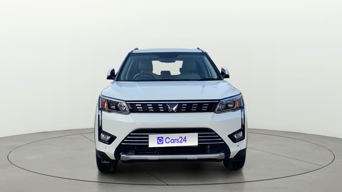 2023 Mahindra XUV300 W8 (O) 1.2 PETROL, Petrol, Manual, 35,915 km, Front