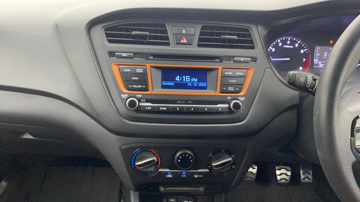 2015 Hyundai i20 Active 1.2 S, Petrol, Manual, 95,414 km, Air Conditioner