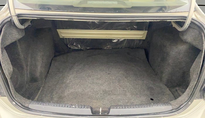 2012 Volkswagen Vento HIGHLINE DIESEL 1.6, Diesel, Manual, 1,31,890 km, Boot Open Zoomed View