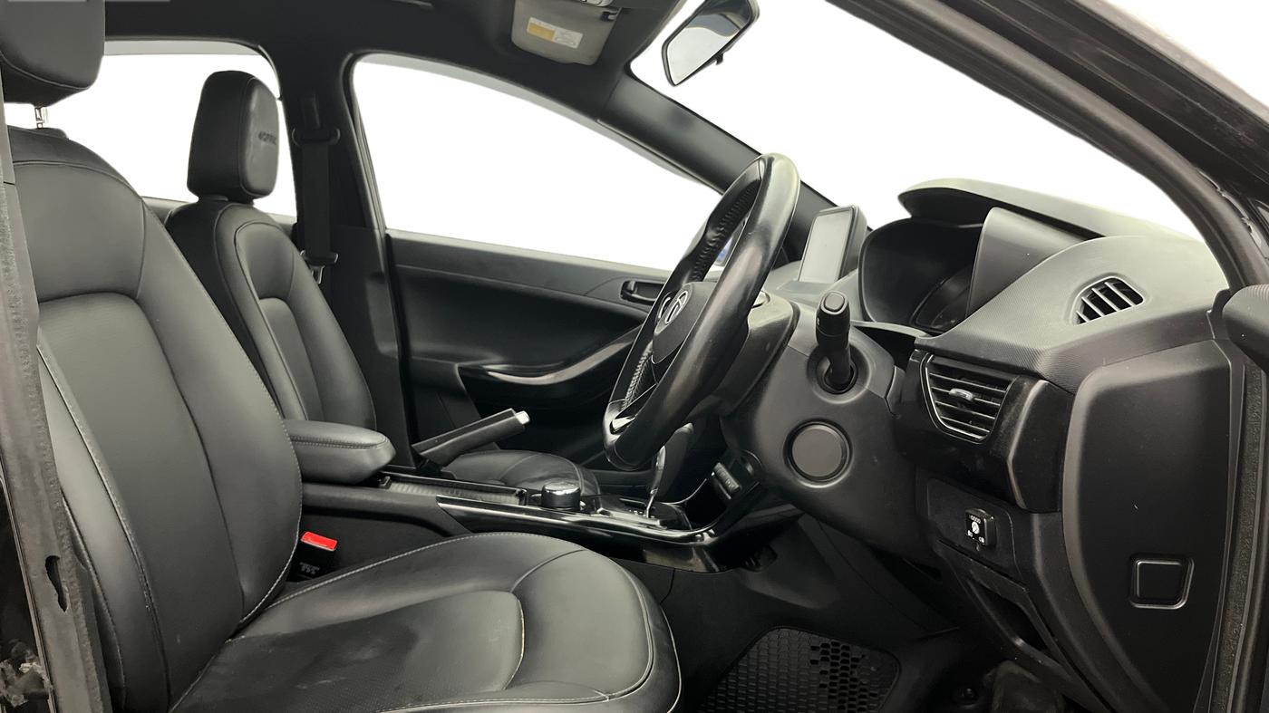2022 Tata NEXON XZA PLUS PETROL DARK EDITION, CNG, Automatic, 67,935 km, Right Side Front Door Cabin